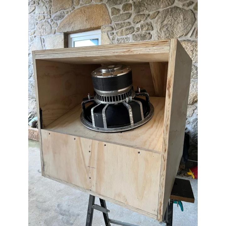 Subgrave marca audiobhan de 2000w rms