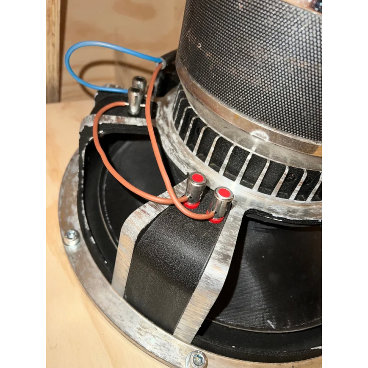 Subgrave marca audiobhan de 2000w rms